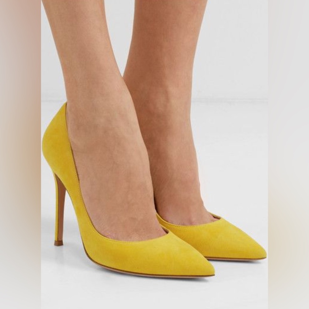AUTH WOMEN’S GIANVITO ROSSI 105 PUMPS IN YELLOW SUEDE - SZ 6.5
